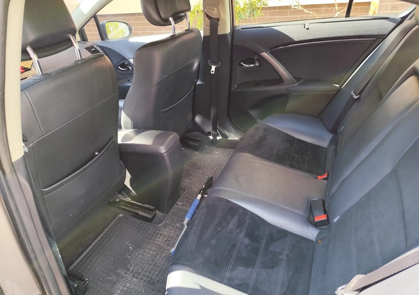 Toyota Avensis cena 39900 przebieg: 127354, rok produkcji 2014 z Racibórz małe 56